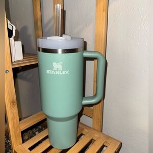 Stanley Stanley
Quencher H2.0 FlowState Tumbler, 40-oz Eucalyptus New